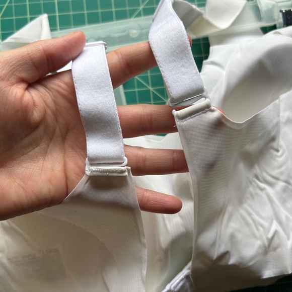 Bali Comfort Revolution EasyLite Seamless Wirefree Bra - Picture 3 of 14